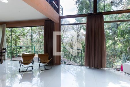 Sala de casa de condomínio à venda com 3 quartos, 350m² em Retiro do Chale, Brumadinho