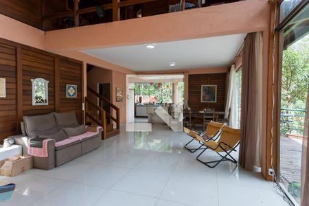 Sala de casa de condomínio à venda com 3 quartos, 350m² em Retiro do Chale, Brumadinho