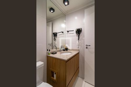 Banheiro de kitnet/studio à venda com 1 quarto, 28m² em Pompeia, São Paulo
