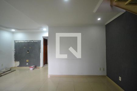 Sala de casa para alugar com 3 quartos, 120m² em Comendador Soares, Nova Iguaçu