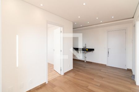 Sala/Cozinha de apartamento para alugar com 2 quartos, 47m² em Vila Gomes, São Paulo