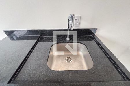 Sala/Cozinha de apartamento à venda com 1 quarto, 20m² em Cerqueira César, São Paulo