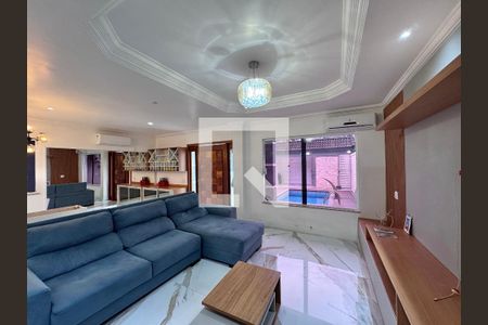 Sala de casa de condomínio para alugar com 5 quartos, 400m² em Recreio dos Bandeirantes, Rio de Janeiro