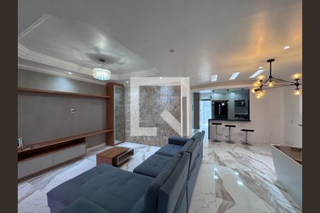 Sala de casa de condomínio para alugar com 5 quartos, 400m² em Recreio dos Bandeirantes, Rio de Janeiro