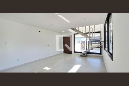 Sala de casa para alugar com 3 quartos, 220m² em Lagoa da Conceição, Florianópolis