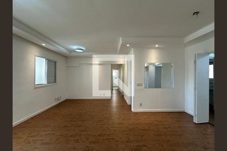 Sala de apartamento à venda com 3 quartos, 105m² em Jardim Tupanci, Barueri