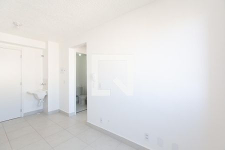 Sala/Cozinha de apartamento para alugar com 2 quartos, 33m² em Vila Carmosina, São Paulo