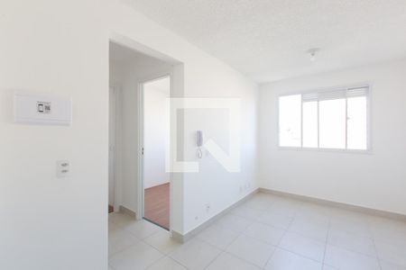 Sala/Cozinha de apartamento para alugar com 2 quartos, 33m² em Vila Carmosina, São Paulo