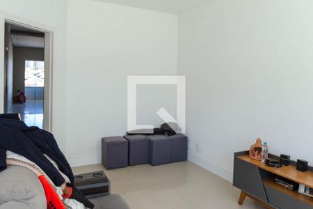Sala 1 de casa para alugar com 5 quartos, 289m² em Jardim Munhoz, Guarulhos