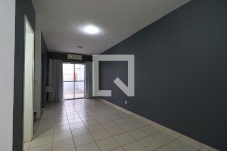 Sala de casa de condomínio para alugar com 3 quartos, 100m² em Vila do Golf, Ribeirão Preto