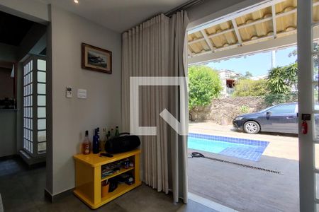 Sala de casa à venda com 3 quartos, 500m² em Jacarepaguá, Rio de Janeiro