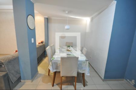 Sala de casa à venda com 4 quartos, 109m² em Vila Nivi, São Paulo