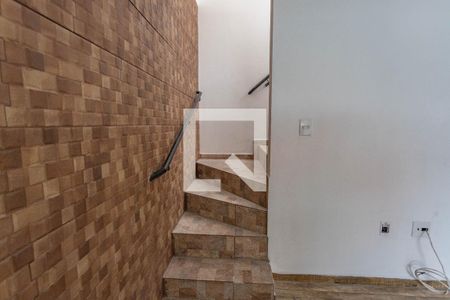 Escada  de apartamento para alugar com 1 quarto, 36m² em Jardim Diadema, Diadema
