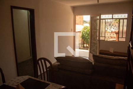 Sala de casa à venda com 2 quartos, 480m² em Colorado, Contagem
