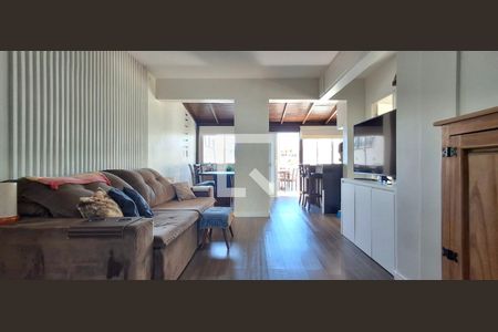 Sala de apartamento para alugar com 3 quartos, 108m² em Carvoeira, Florianópolis
