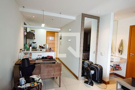 Sala de apartamento para alugar com 1 quarto, 40m² em Jacarepaguá, Rio de Janeiro