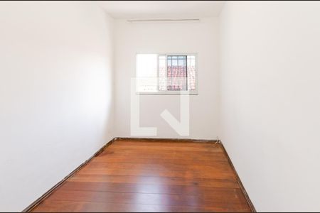 Quarto 1 de casa para alugar com 2 quartos, 90m² em João Pinheiro, Belo Horizonte