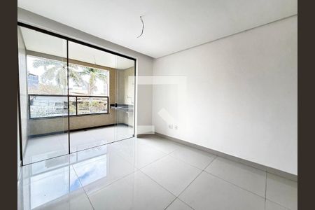 Apartamento à venda com 4 quartos, 130m² em Castelo, Belo Horizonte