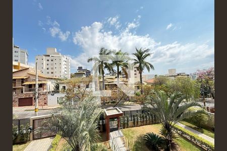Apartamento à venda com 4 quartos, 130m² em Castelo, Belo Horizonte