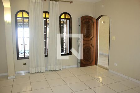 Sala de casa à venda com 4 quartos, 400m² em Jardim Vila Galvao, Guarulhos