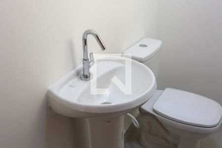 Lavabo de casa para alugar com 3 quartos, 140m² em Vila Sonia, São Paulo