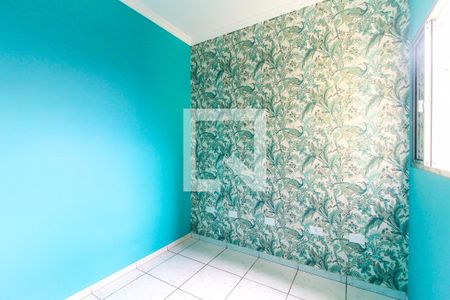 Quarto 1 de casa para alugar com 2 quartos, 80m² em Jardim Rosina, São Paulo
