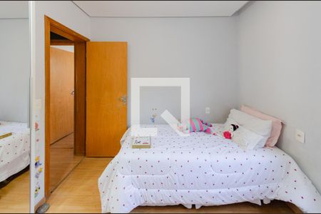 Quarto 1 de apartamento para alugar com 3 quartos, 130m² em Buritis, Belo Horizonte