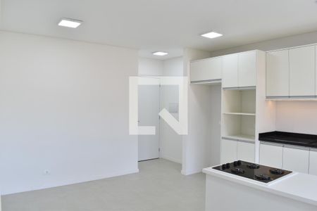 Sala/Cozinha de apartamento para alugar com 2 quartos, 73m² em Cabral, Curitiba