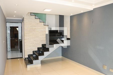 Sala de casa de condomínio para alugar com 2 quartos, 70m² em Rua dos Cravos, 113, Cotia