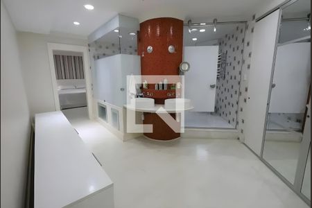 Banheiro de apartamento à venda com 3 quartos, 340m² em Jardim, Santo André