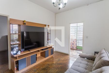 Sala de casa à venda com 1 quarto, 300m² em Esplanada, Belo Horizonte
