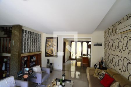 Sala de casa à venda com 4 quartos, 350m² em Barra da Tijuca, Rio de Janeiro