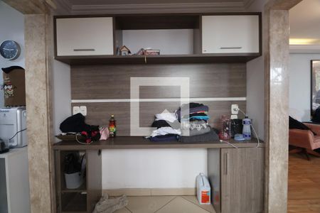 Escritório de casa para alugar com 5 quartos, 355m² em Centro, Canoas