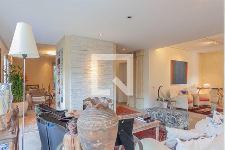 Casa à venda com 4 quartos, 390m² em Pacaembu, São Paulo