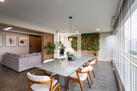 Varanda de apartamento à venda com 3 quartos, 136m² em Vila Anastácio, São Paulo