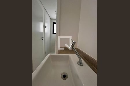 Banheiro de kitnet/studio para alugar com 1 quarto, 43m² em Centro, Campinas