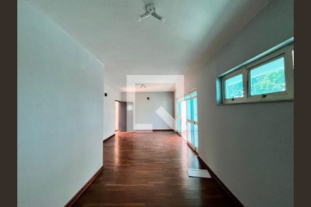 Sala 1 de casa para alugar com 5 quartos, 500m² em Parque São Quirino, Campinas