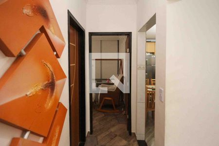 Corredor de casa à venda com 2 quartos, 230m² em Jardim Mimar, São Paulo