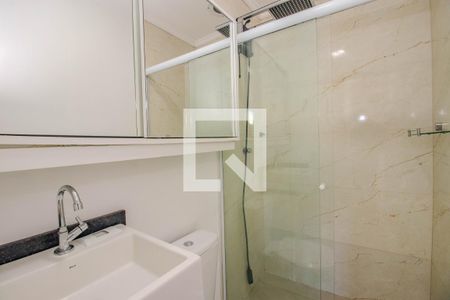 Banheiro da Suíte de casa de condomínio para alugar com 2 quartos, 103m² em Humaitá, Porto Alegre