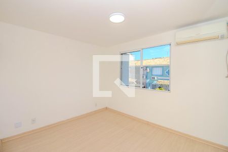 Suíte 1 de casa de condomínio para alugar com 2 quartos, 103m² em Humaitá, Porto Alegre