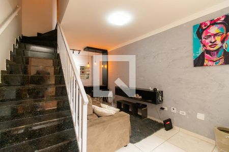 Sala de casa de condomínio para alugar com 2 quartos, 60m² em Vila Antonieta, São Paulo
