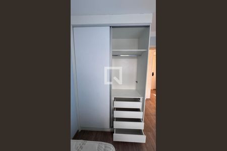 Quarto 1 - Armários de apartamento para alugar com 2 quartos, 52m² em Jardim Nova Europa, Campinas
