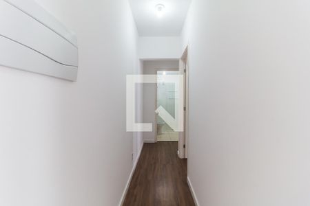 Corredor de apartamento para alugar com 2 quartos, 52m² em Biritiba, Poá