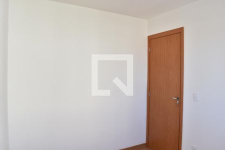 Quarto 1 de apartamento para alugar com 2 quartos, 34m² em Santa Cândida, Curitiba