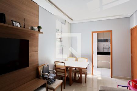 Sala de apartamento à venda com 2 quartos, 56m² em Fernão Dias, Belo Horizonte
