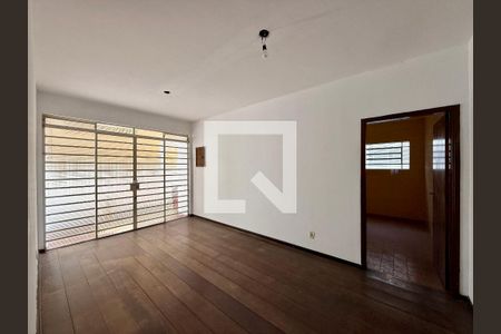 Sala de casa para alugar com 3 quartos, 200m² em Jardim Aeroporto, São Paulo