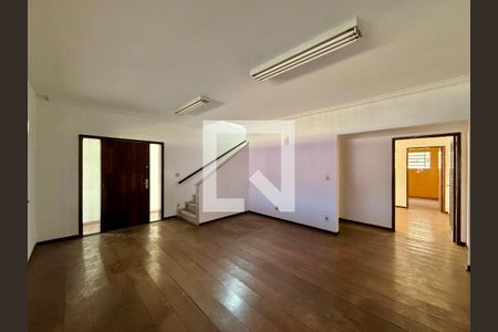 Sala de casa para alugar com 3 quartos, 200m² em Jardim Aeroporto, São Paulo