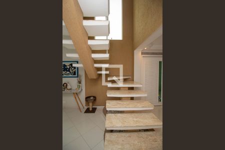 Escada de casa à venda com 4 quartos, 200m² em Vila Bonilha, São Paulo