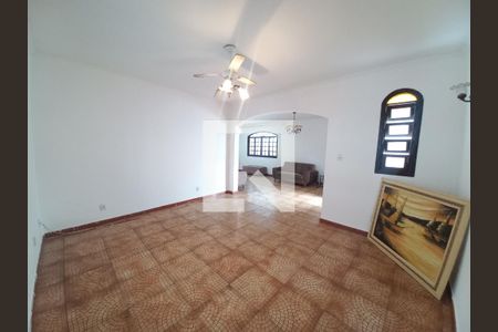 Sala de casa para alugar com 3 quartos, 150m² em Vila Valenca, São Vicente