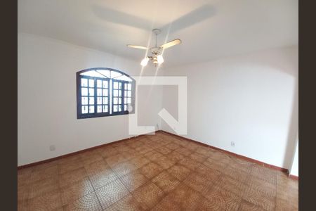 Sala de casa para alugar com 3 quartos, 150m² em Vila Valenca, São Vicente